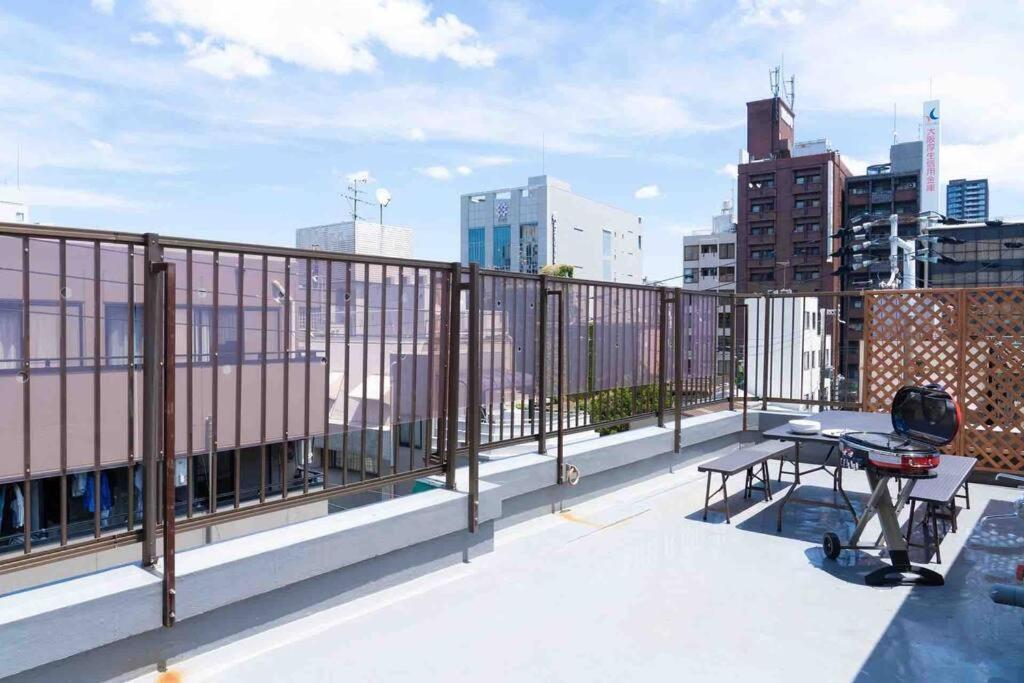Sanacion Namba 難波千日前の5Ldk120平米 駅徒歩2分 広々バルコニーでバーベキューも可能 Apartamento Osaca Exterior foto
